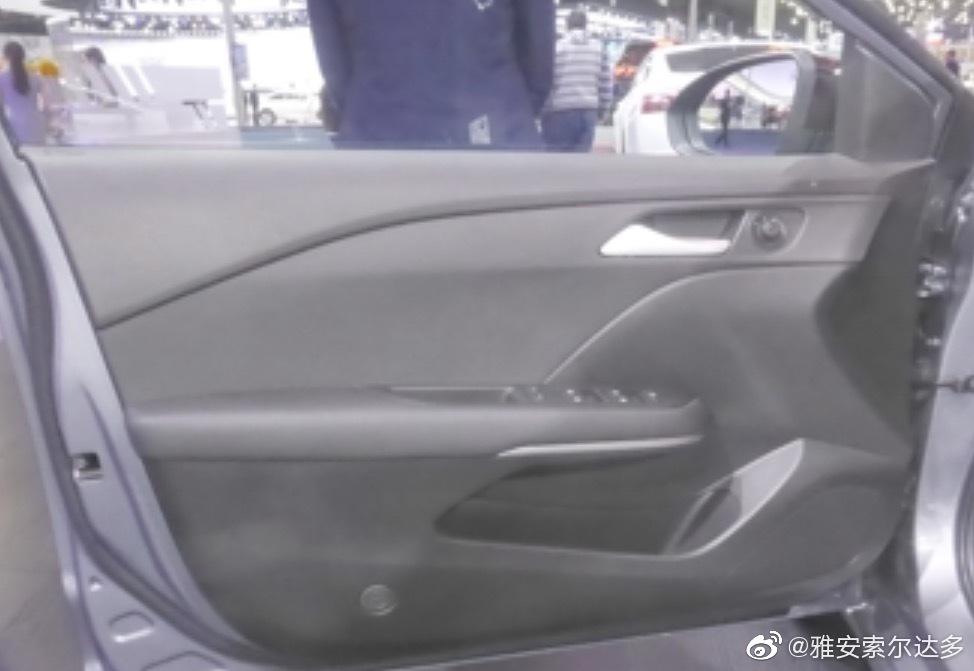 2019年中国产雪佛兰科鲁泽门板