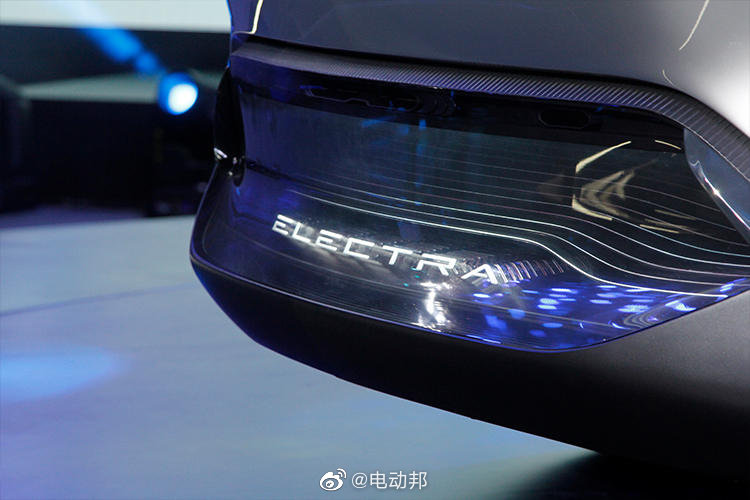 别克概念车，是不是很酷？！