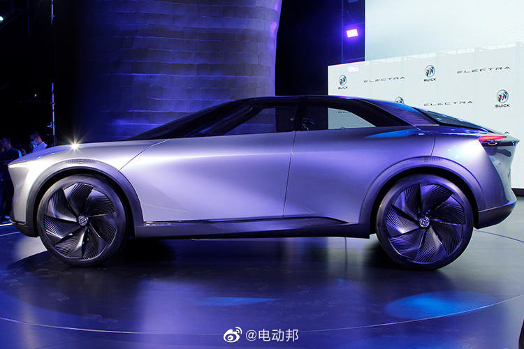 别克概念车，是不是很酷？！