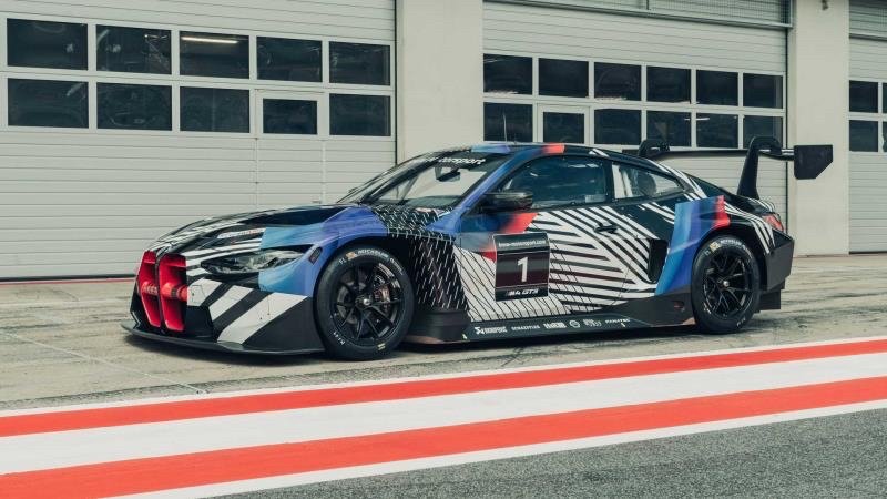 宝马M4和M4 GT3赛车