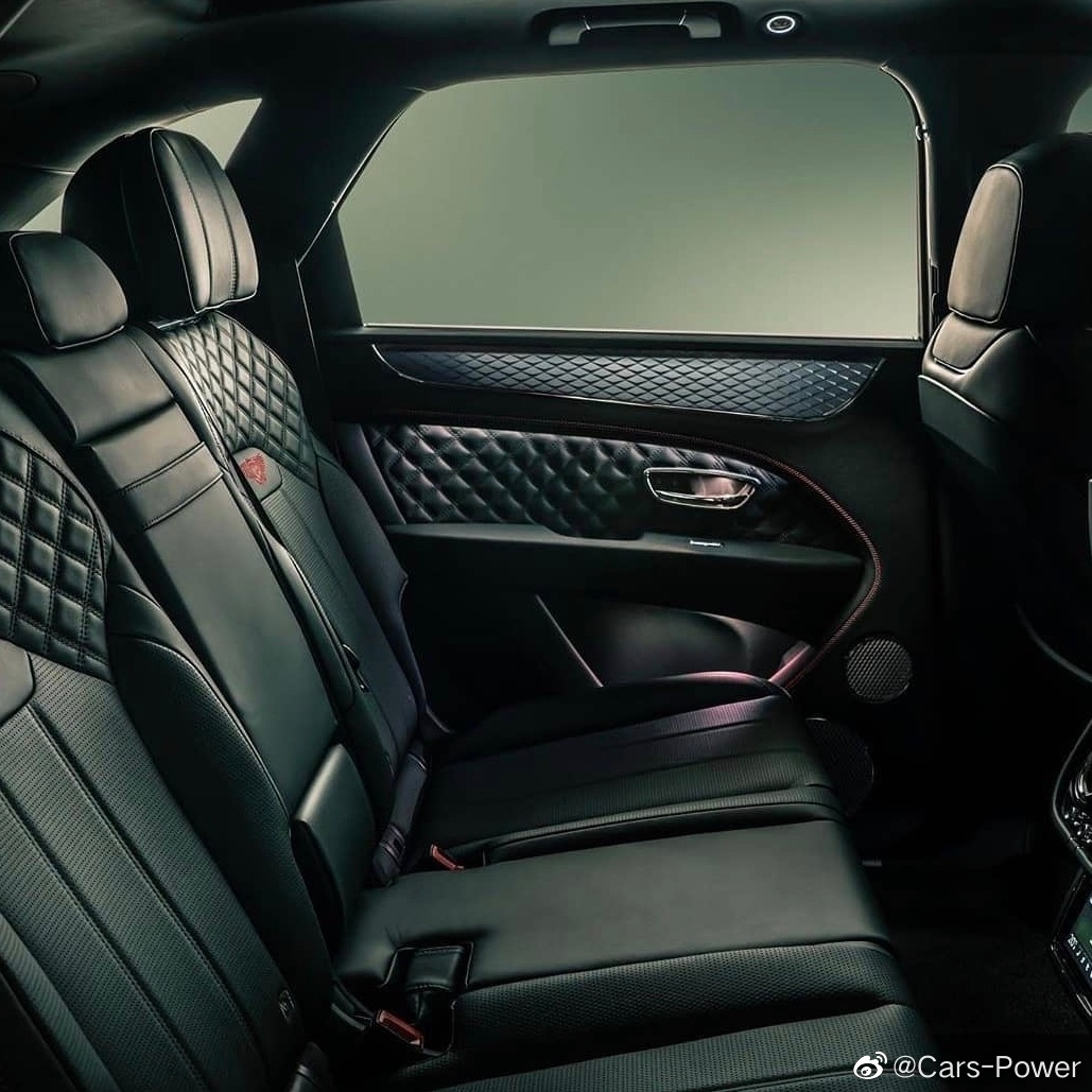 2021款 宾利添越  4.0T V8 550马力 770牛米 百公里加速4.5秒