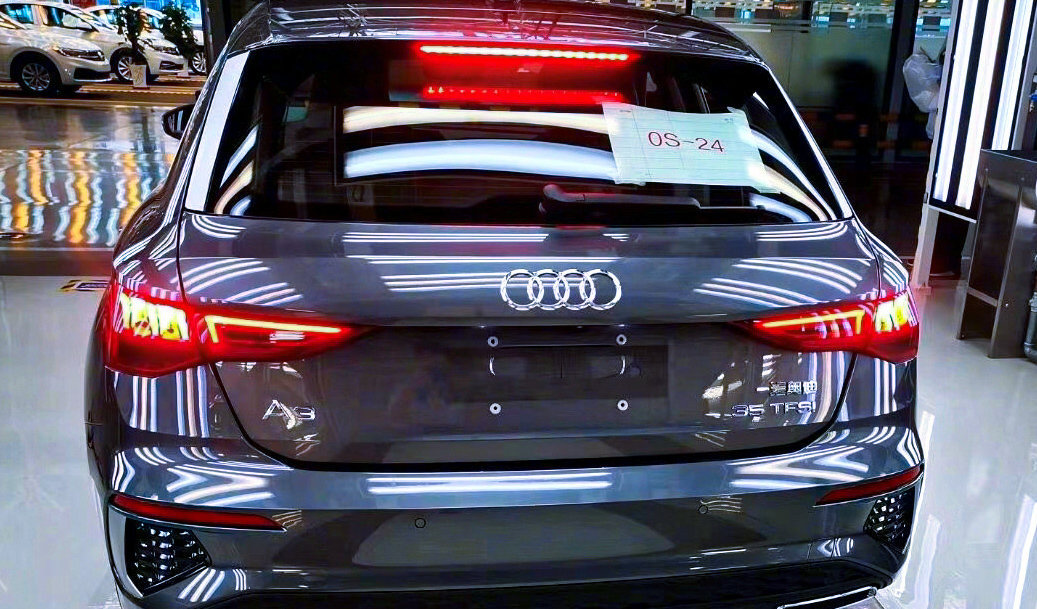 今天，国产全新一代奥迪A3正式在青岛工厂下线