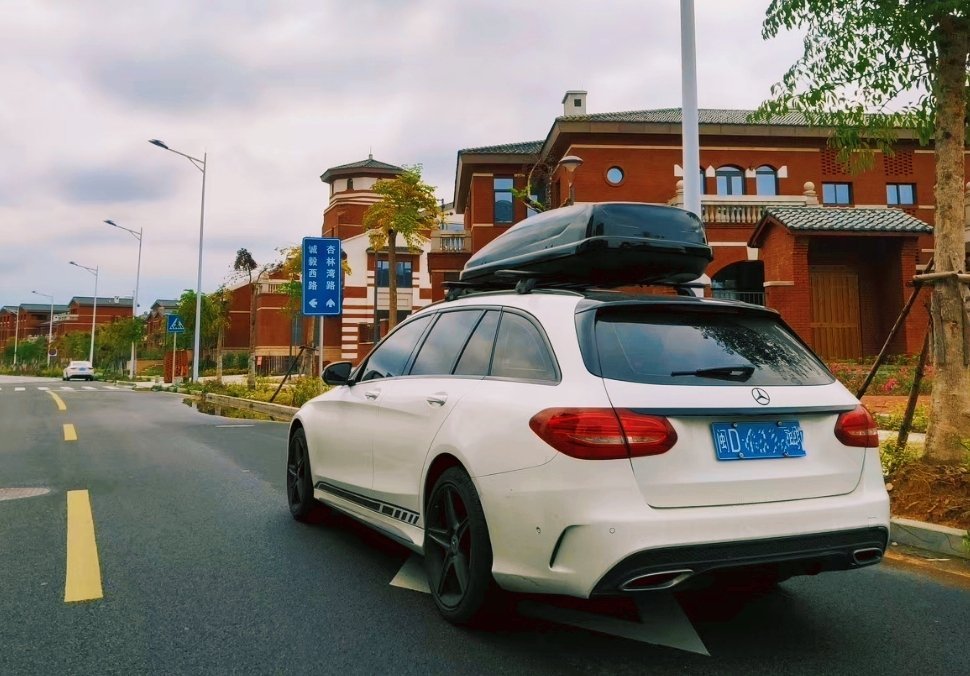 扛着小书包的奔驰C旅，也很耐看啊！