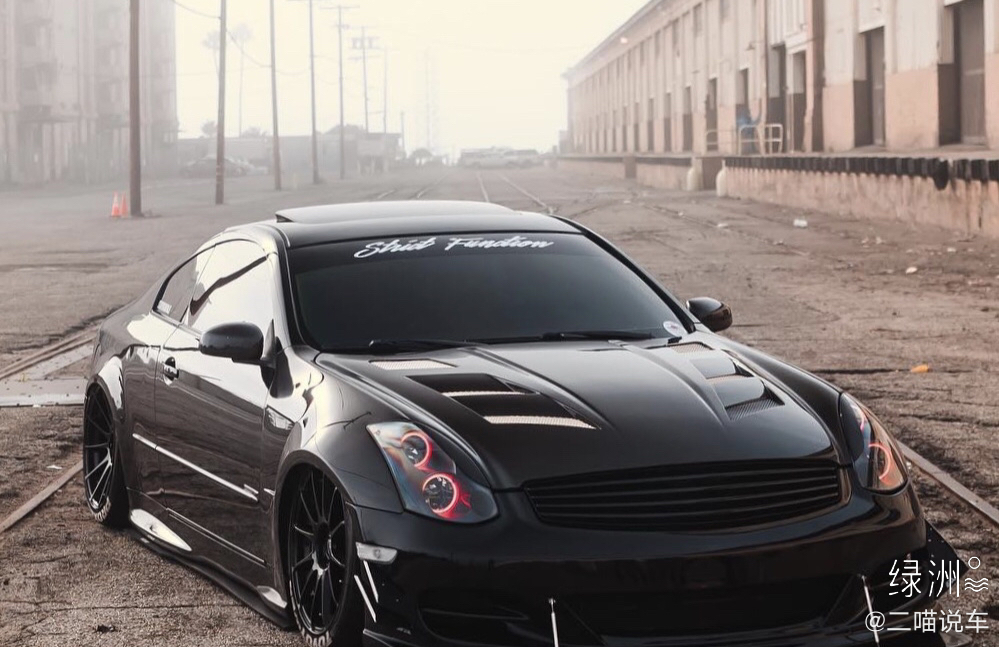 经典车的姿态大王，这是“性感尤物” 英菲尼迪G35