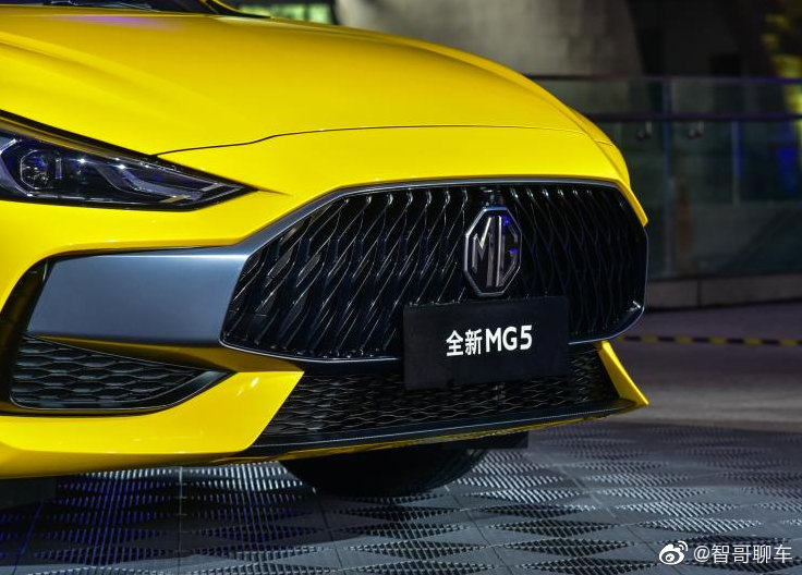 全新车型名爵5整体变化较旧款车型变化较大