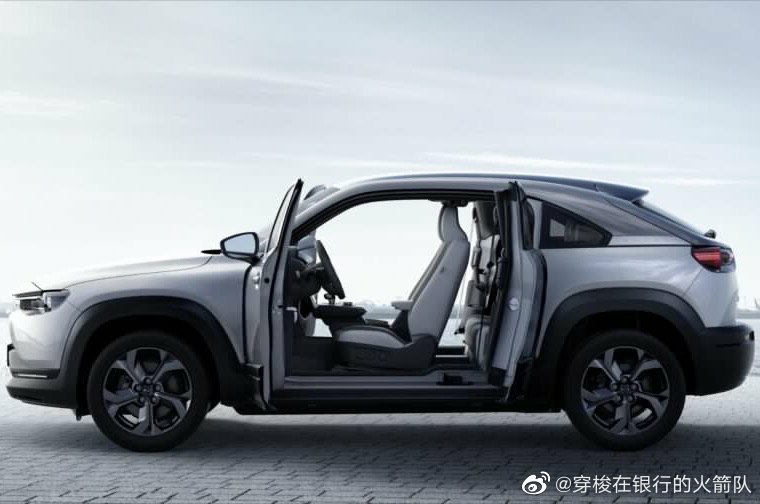 去年十月份马自达发布了全新的纯电车型MX-30