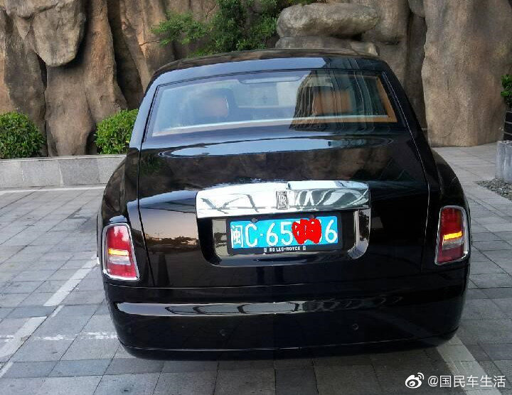 贵人鸟老板，当年的泉州首富，10年前座驾宾利，后来买幻影