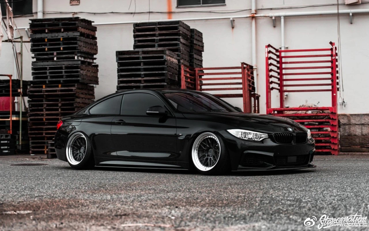 德系双雄 奔驰E couper vs宝马 4系 姿态都好棒