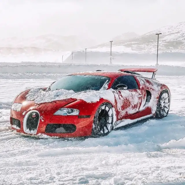 布加迪玩雪美图鉴赏，这颜色很正！