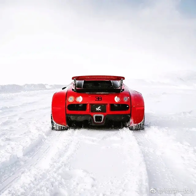 布加迪玩雪美图鉴赏，这颜色很正！