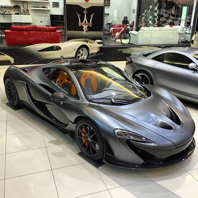 黑色迈凯伦P1，简直不要太帅！