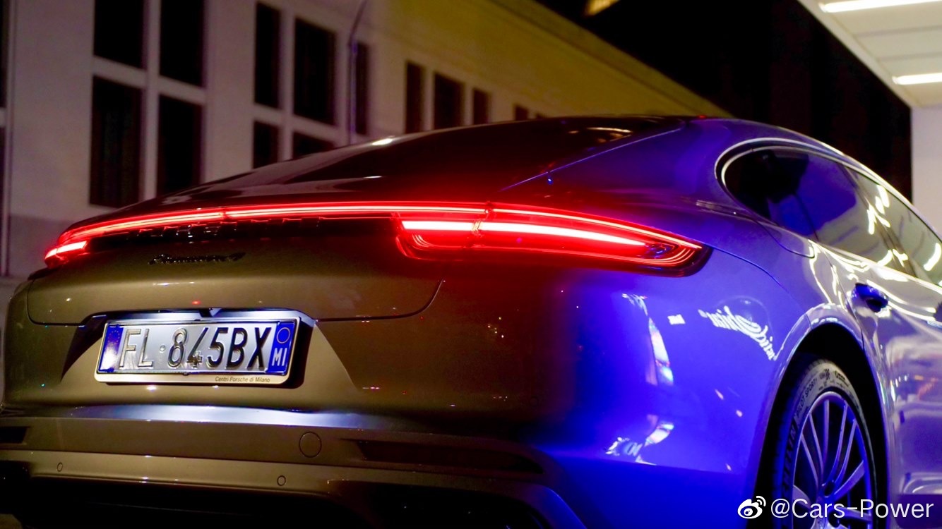 夜之魅惑 保时捷 Panamera 4 e-hybrid