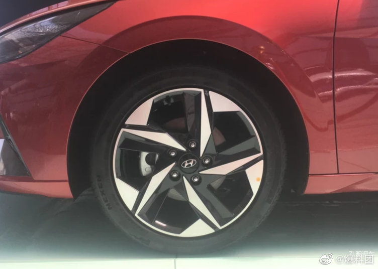 韩系又一轿跑帅货来了，颜值不输菲斯塔