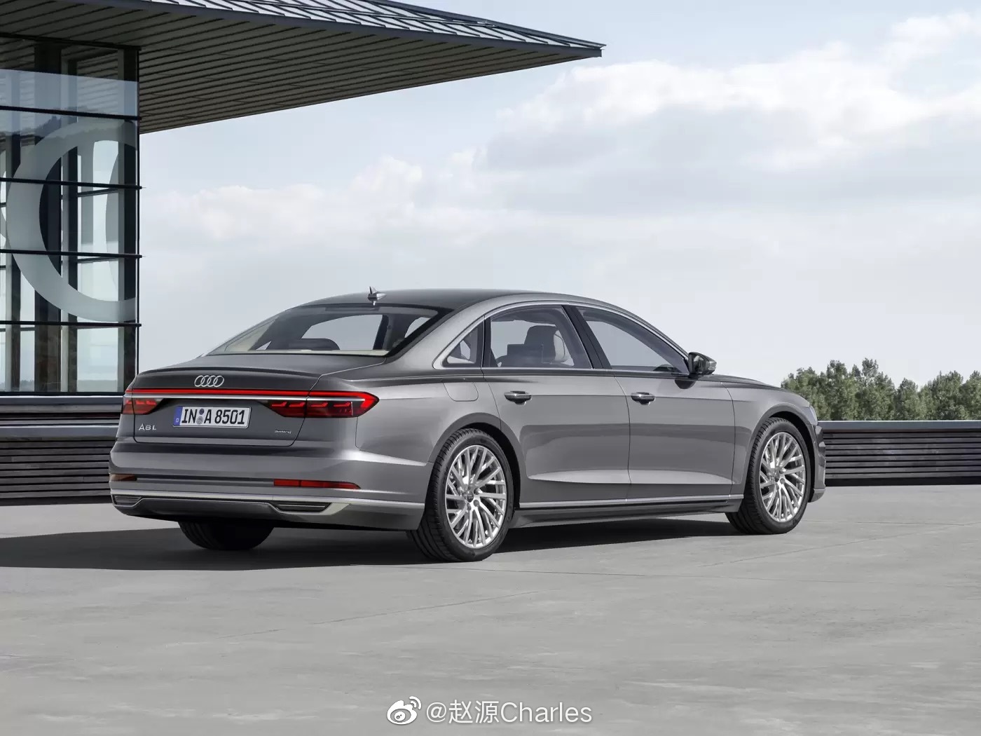 全新奥迪A8L 在有很大优惠幅度的情况下 会是你的选择吗