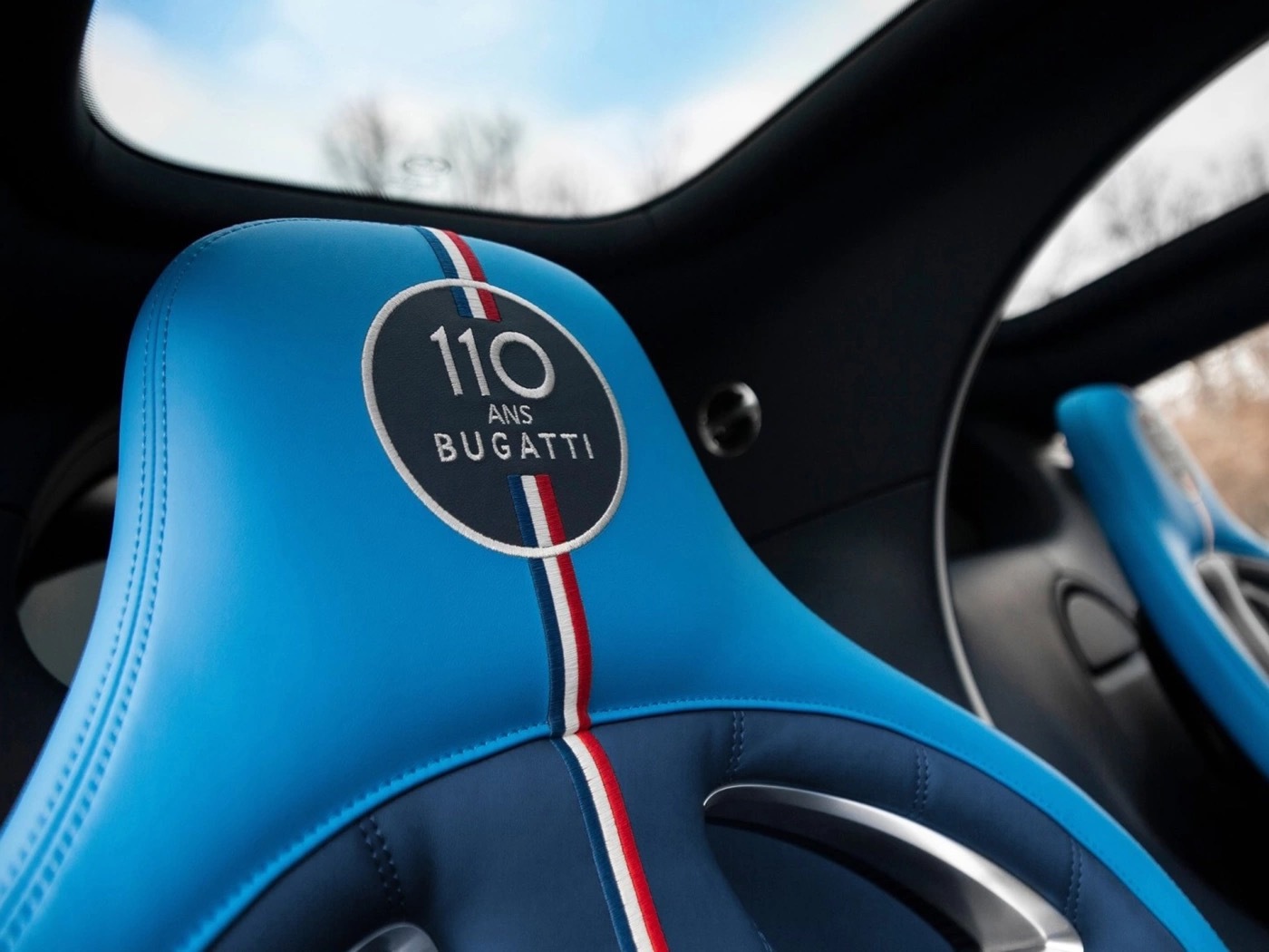 布加迪Chiron 110 ans特别版，碳纤维车身好评！