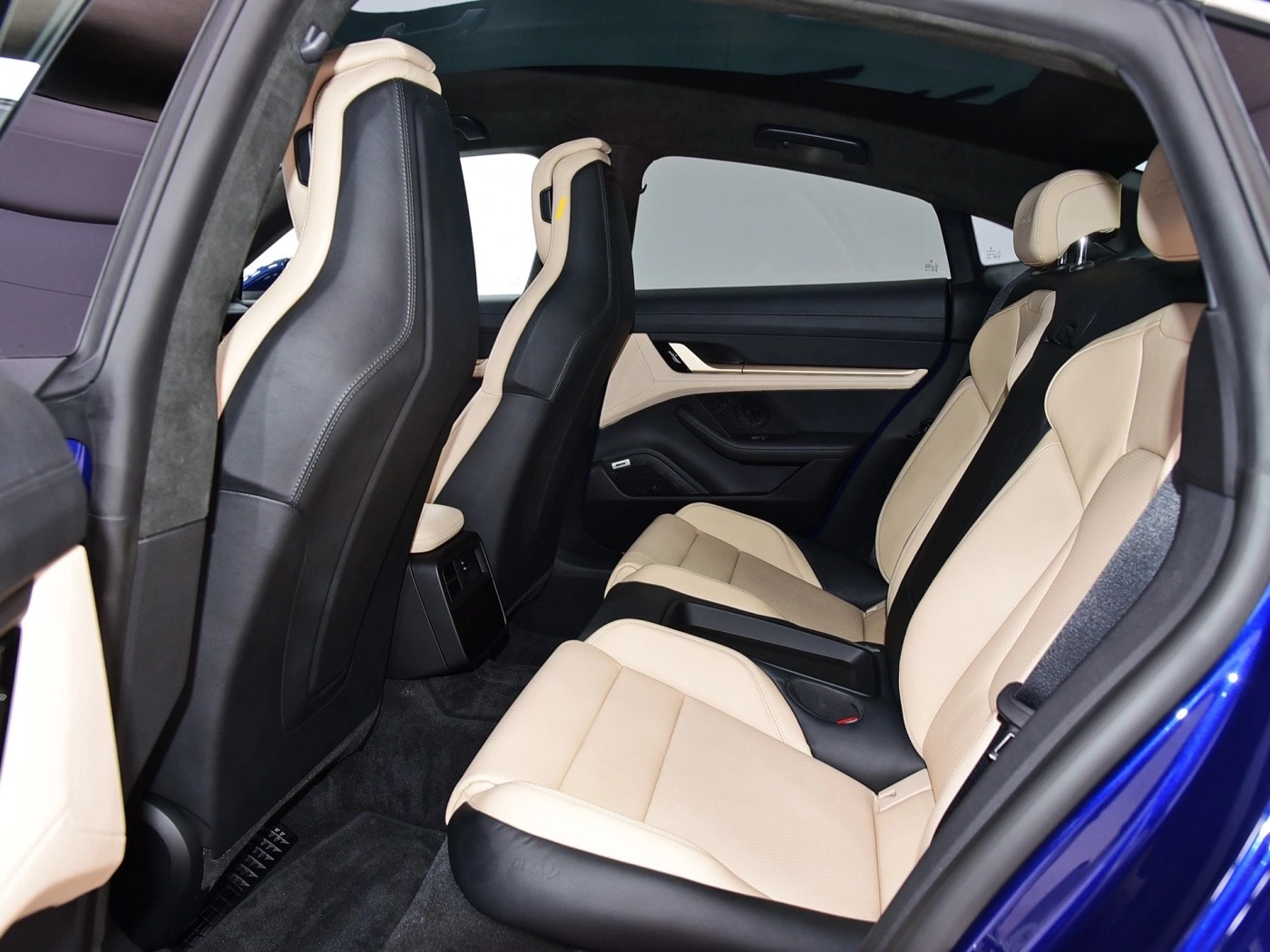 保时捷taycan turbo，为什么电动车搞一个turbo我百思不得其解