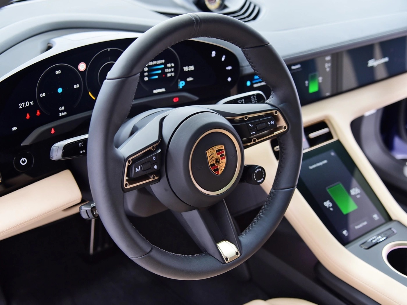 保时捷taycan turbo，为什么电动车搞一个turbo我百思不得其解