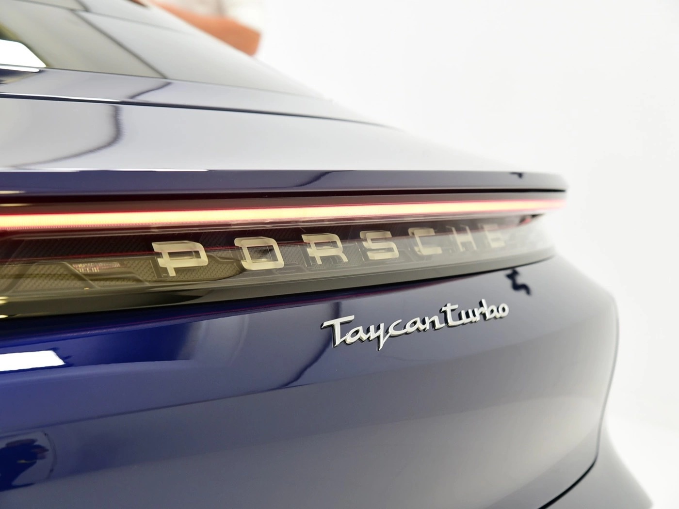 保时捷taycan turbo，为什么电动车搞一个turbo我百思不得其解