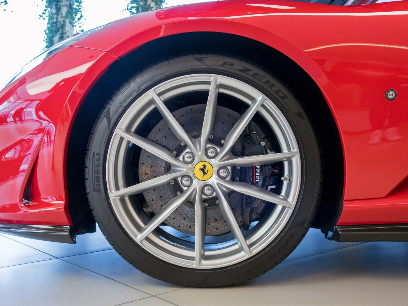 法拉利812 gts，很喜欢法拉利副驾驶液晶屏的设计