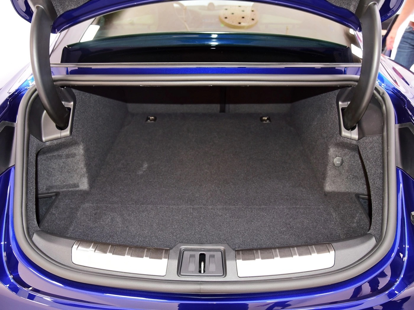 保时捷taycan turbo，为什么电动车搞一个turbo我百思不得其解