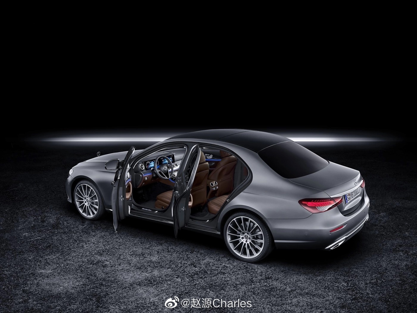 全新奔驰E级立标版 鲶鱼前脸 蝙蝠方向盘 防生设计 丑到哭