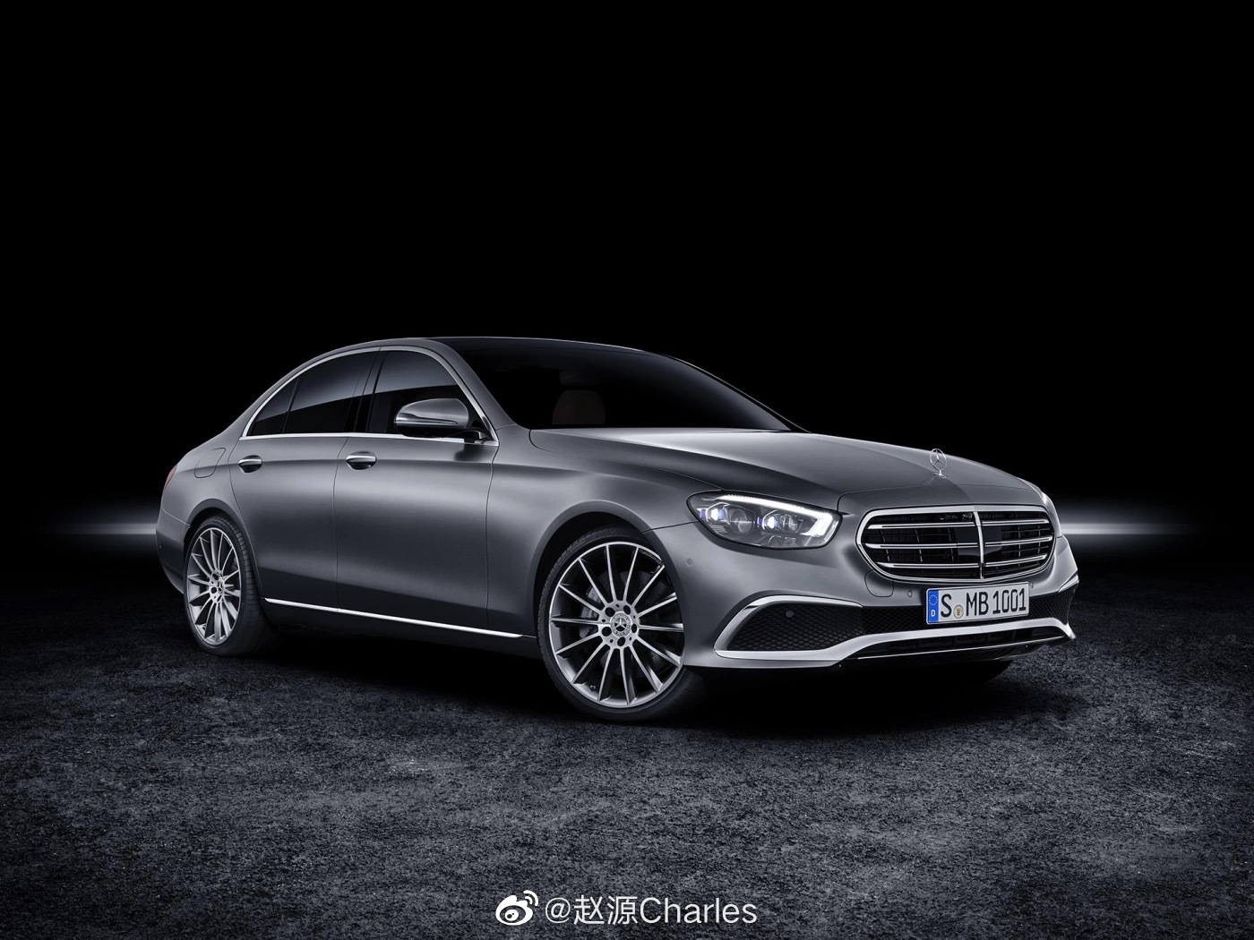 全新奔驰E级立标版 鲶鱼前脸 蝙蝠方向盘 防生设计 丑到哭