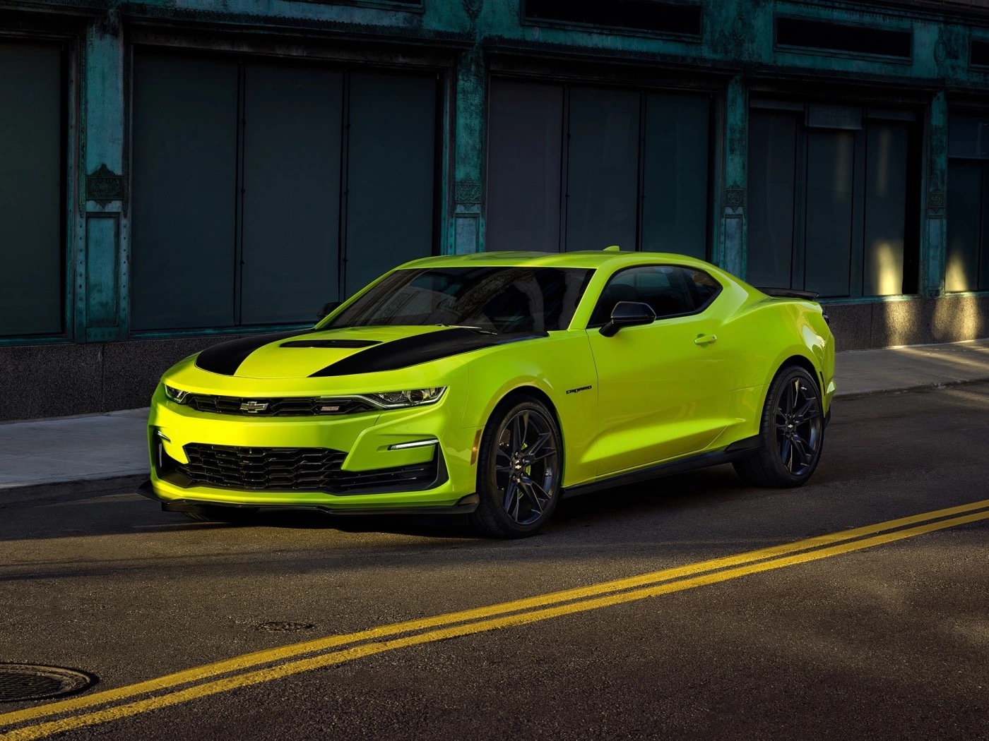 科迈罗：多彩大黄蜂