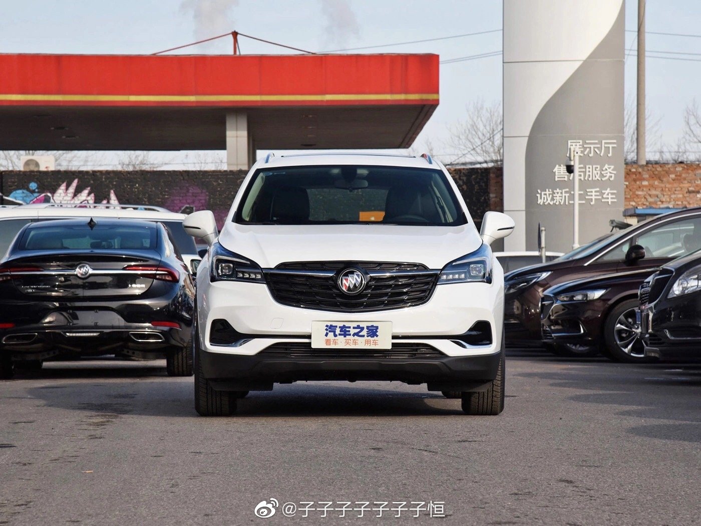 高清汽车美图：君威 昂科威 你们怎么选