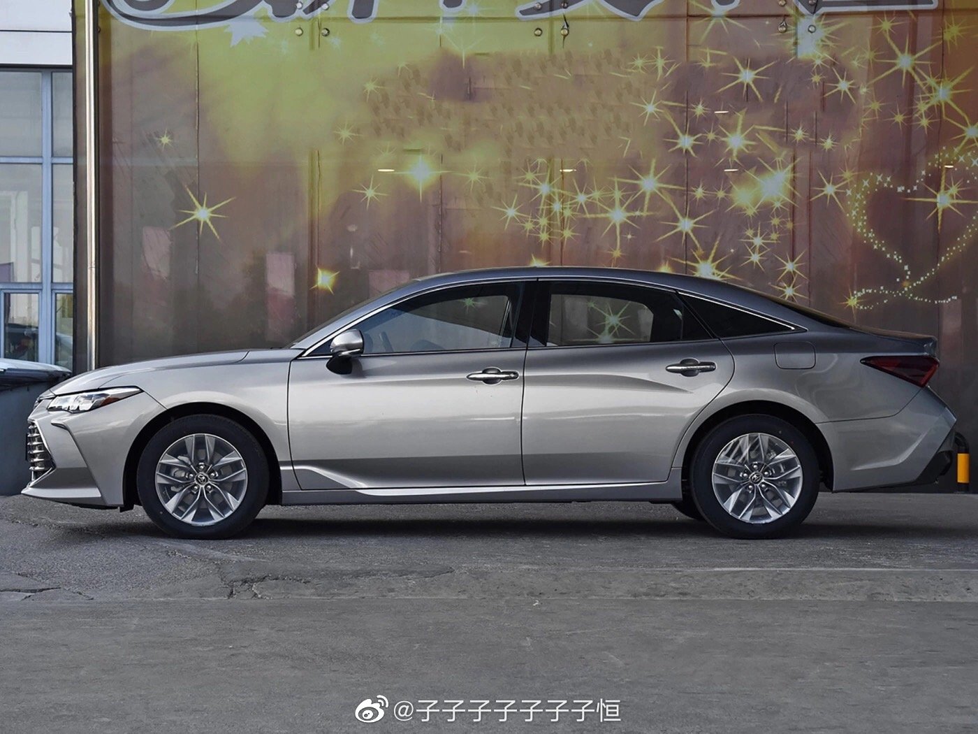 汽车美图抢先看：凯美瑞 亚洲龙 你们怎么选