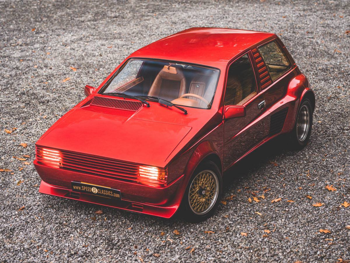 把法拉利308的V8发动机塞进一辆紧凑级掀背两厢车是种怎样的感觉