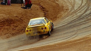 派克峰爬山赛场上的GT-R R32与R33 nismo 400R