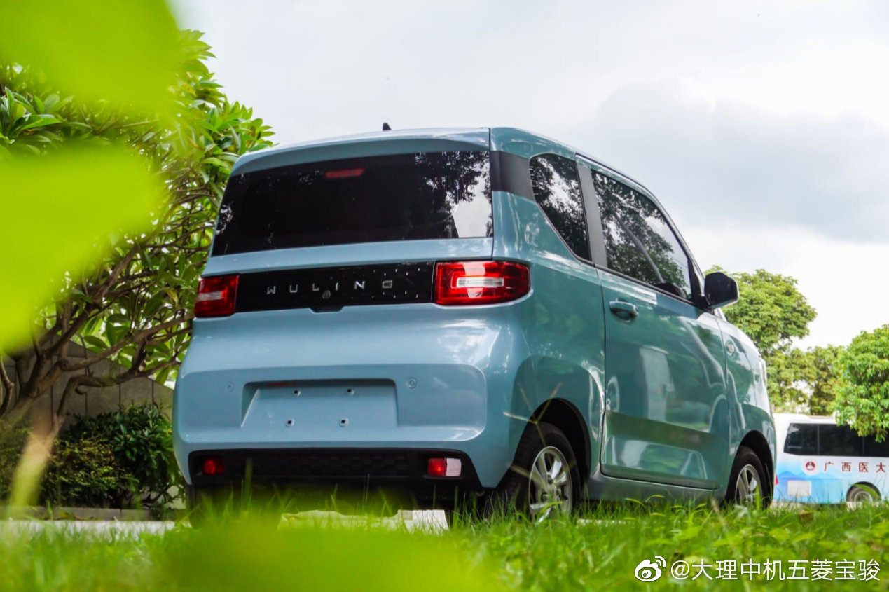 汽车美图抢先看：选代步车还得看宏光MINI EV