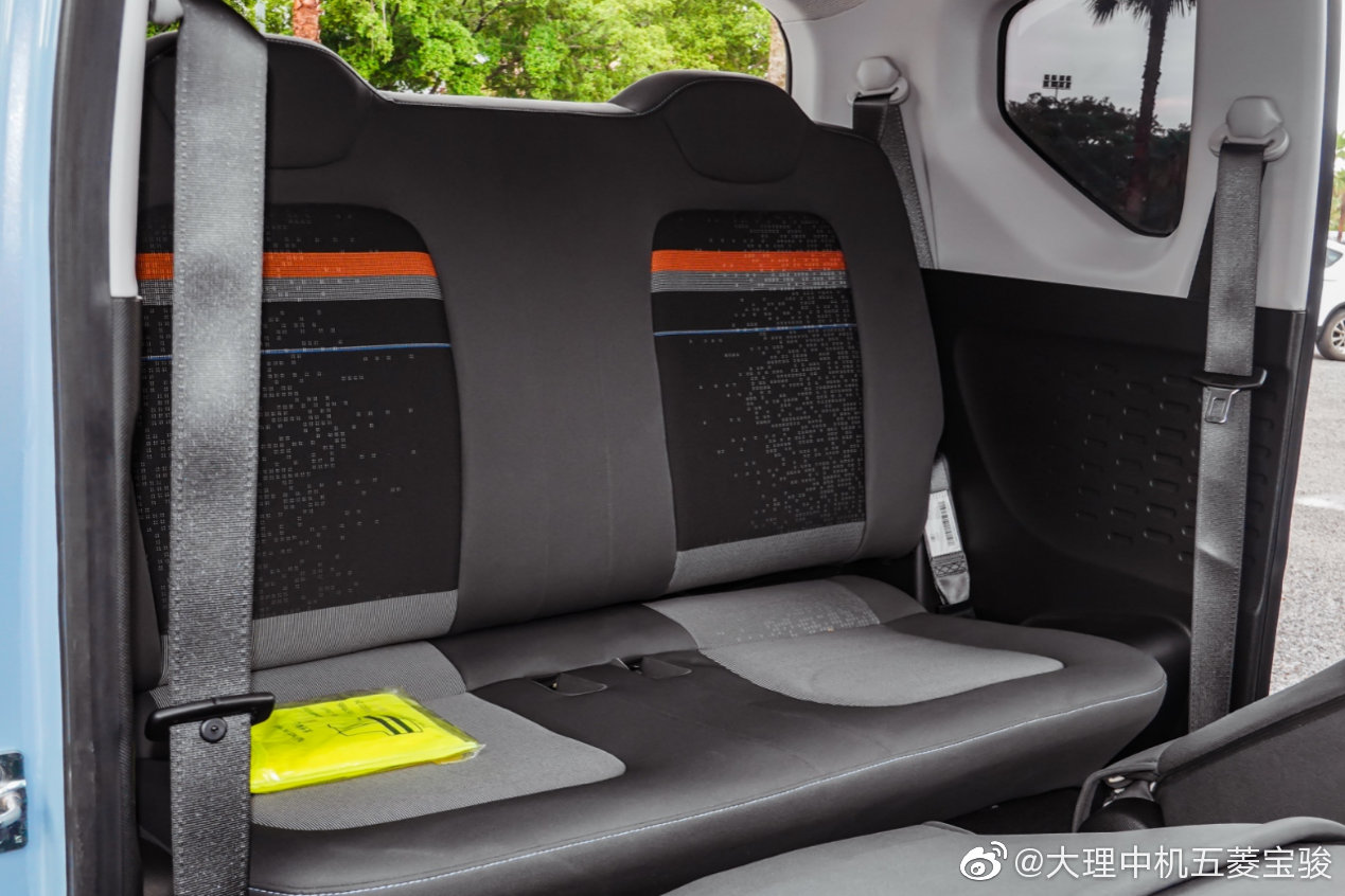 汽车美图抢先看：选代步车还得看宏光MINI EV