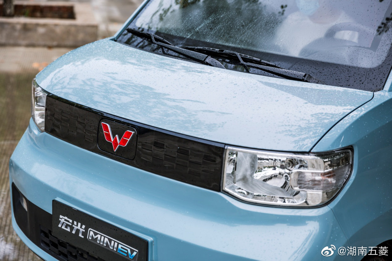高清汽车美图：新能源人气王宏光MINI 捷报
