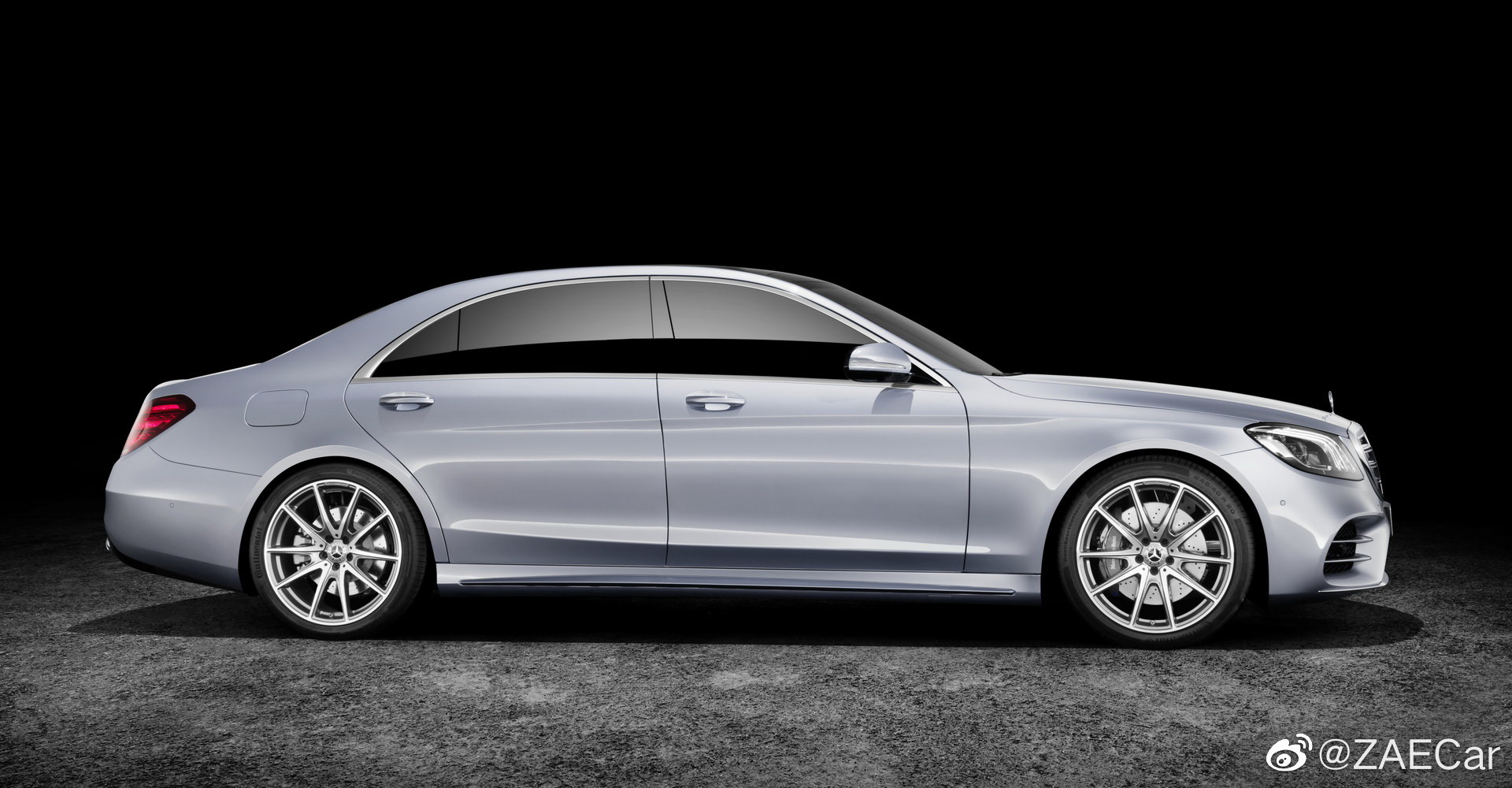 梅赛德斯奔驰 S-Class W223 Vs W223 你更喜欢哪一款！