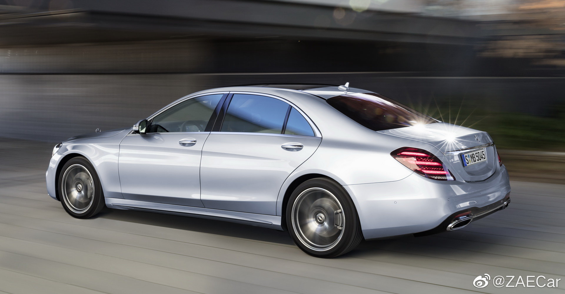 梅赛德斯奔驰 S-Class W223 Vs W223 你更喜欢哪一款！