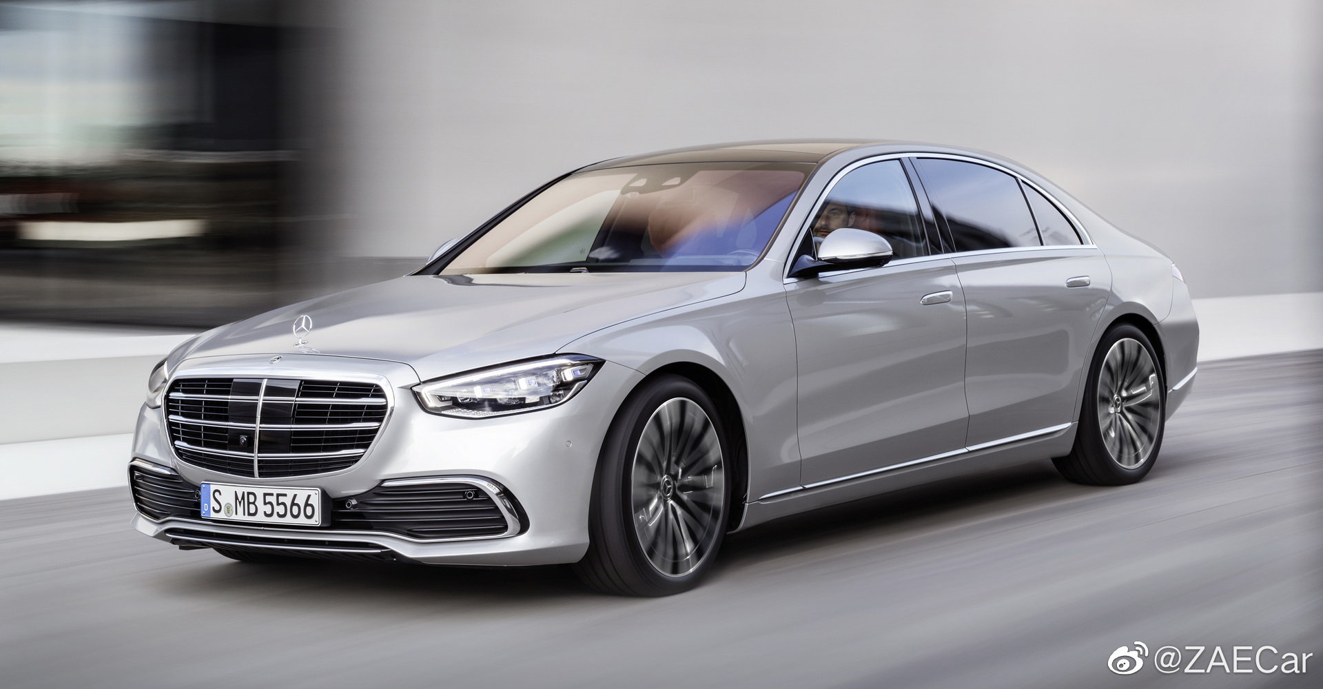 梅赛德斯奔驰 S-Class W223 Vs W223 你更喜欢哪一款！