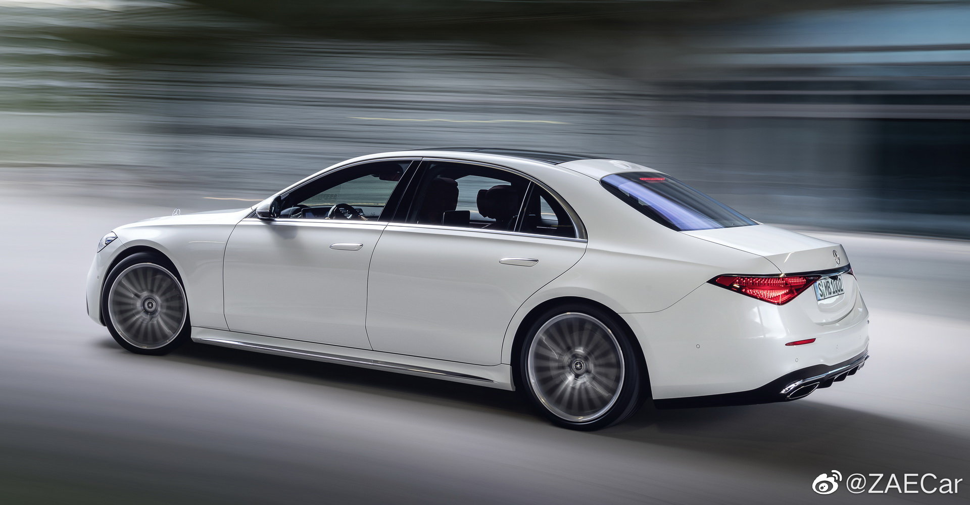 梅赛德斯奔驰 S-Class W223 Vs W223 你更喜欢哪一款！