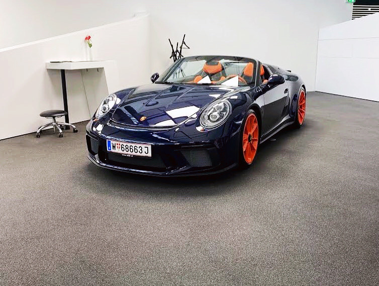 喝瓶啤酒，睡觉吧 Porsche 911 Speedster