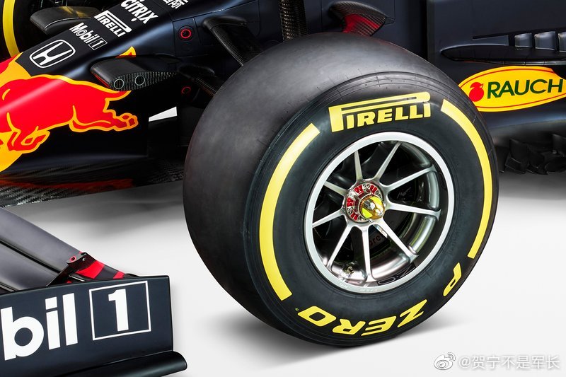 昨天法拉利发布SF1000之后，红牛也亮出了RB16