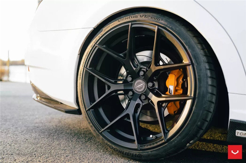 不知从什么时候开始，LEXUS就成为了行业中璀璨的一颗明珠