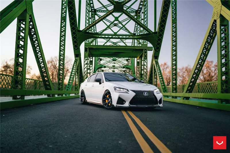 不知从什么时候开始，LEXUS就成为了行业中璀璨的一颗明珠