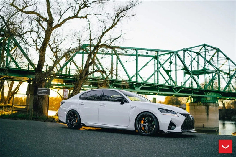 不知从什么时候开始，LEXUS就成为了行业中璀璨的一颗明珠