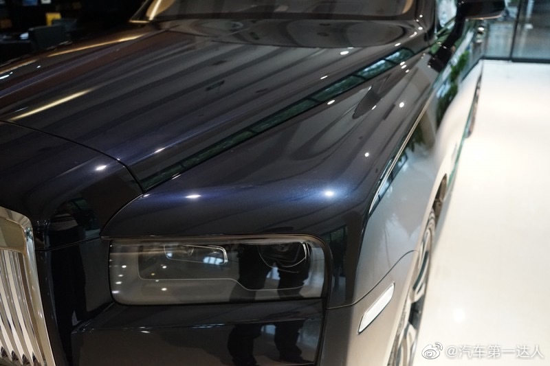 劳斯莱斯 库里南 宝石蓝青/白棕