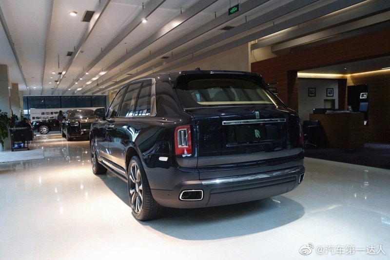 劳斯莱斯 库里南 宝石蓝青/白棕