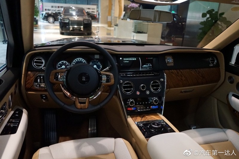 劳斯莱斯 库里南 宝石蓝青/白棕