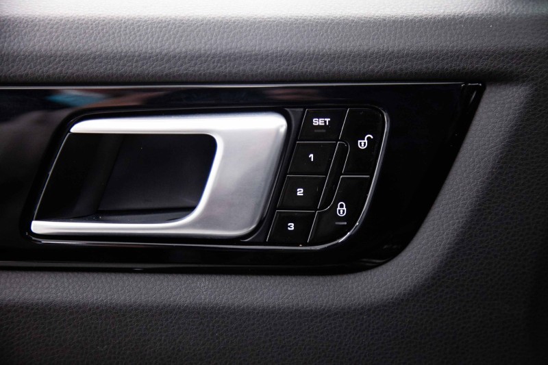 保时捷卡宴欣赏一下