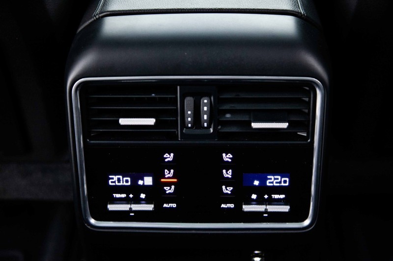 保时捷卡宴欣赏一下