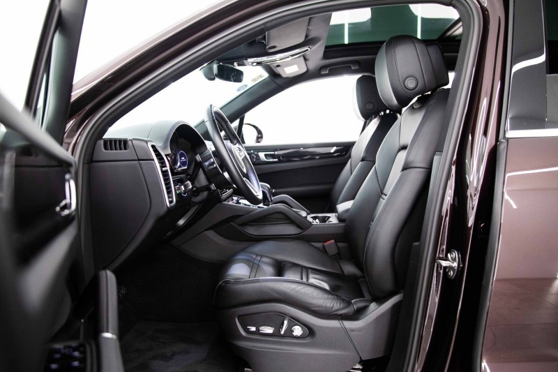 保时捷卡宴欣赏一下