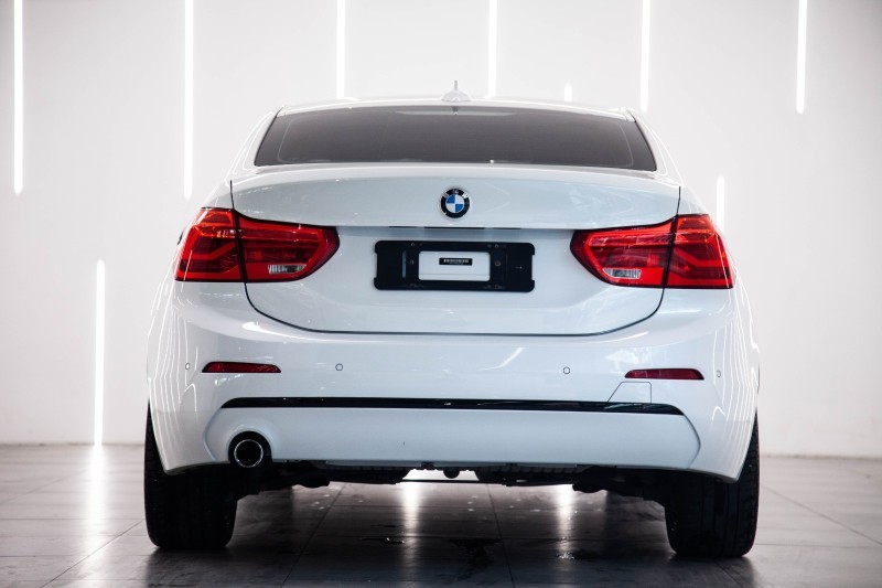 十几万的宝马也是宝马，1系3厢欣赏一下